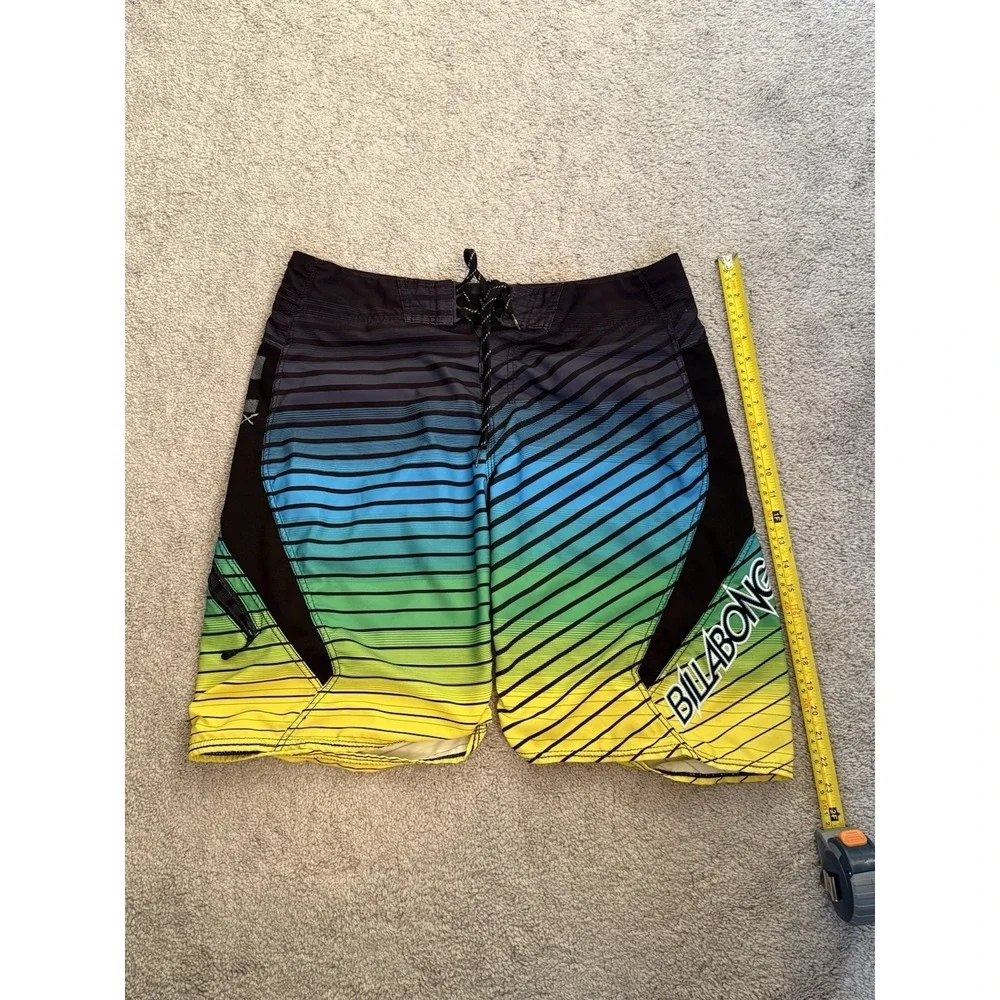 Billabong Quad Stretch Board Shorts Mens 34 Multicolor Stripe Surf Swim Trunks